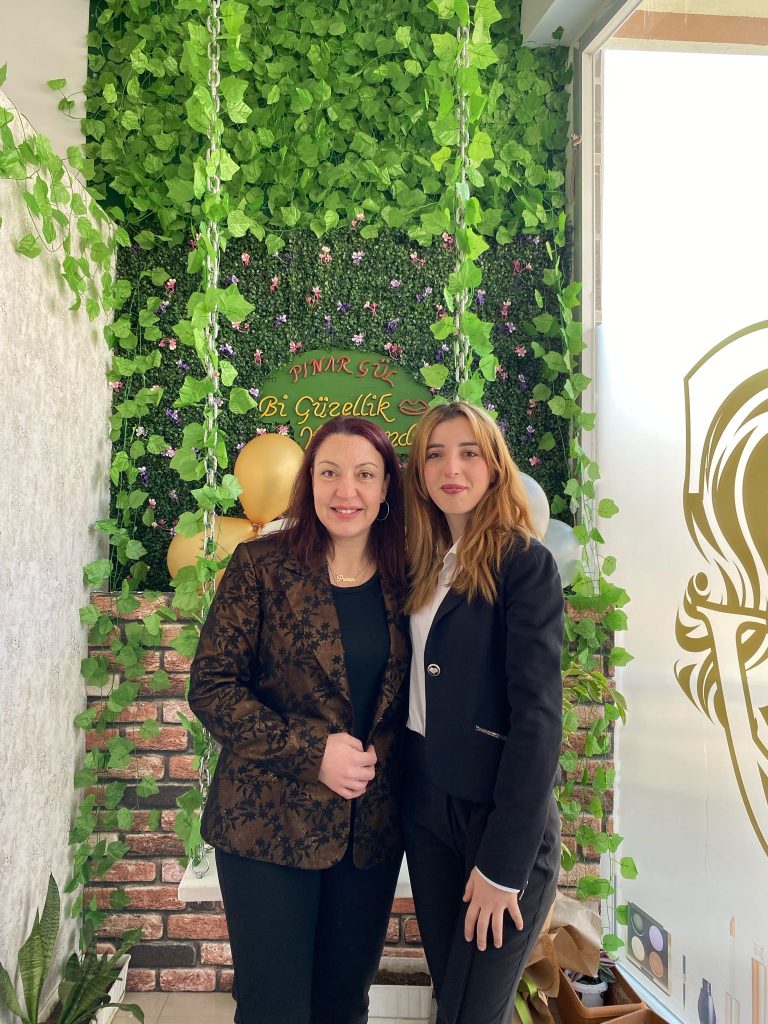 Pınar Gül Bayan Kuaförü ve Güzellik Salonu Yenikent/ Sincan 0533 479 66 81